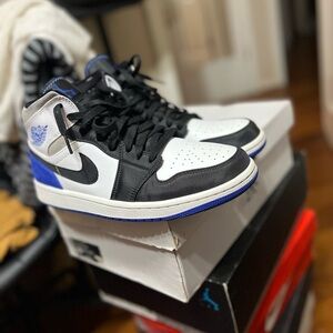 Men Jordan 1s Size 10